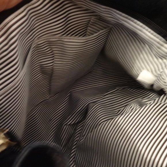 SUEDE FRINGE MESSENGER/CROSS BODY HANDBAG,… - Picture 6 of 7